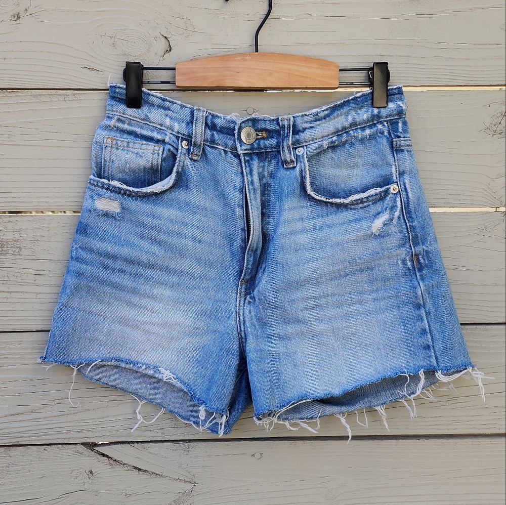 Zara High Rise Cutoff Shorts - Picture 2 of 6
